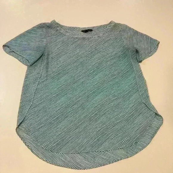 Banana Republic Blue & Ivory Short Sleeve Blouse Size Medium Size Medium Petite - Picture 1 of 5